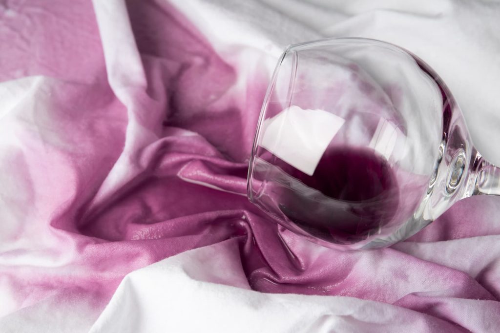 close-up-wine-stain-detail (1)